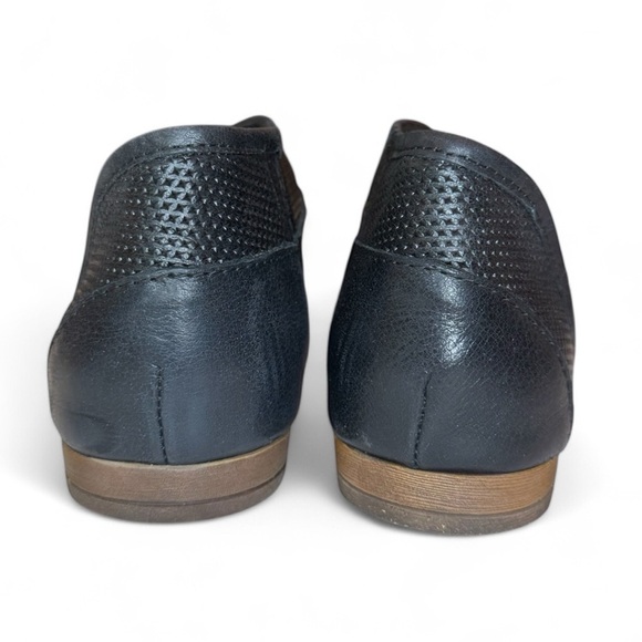 Bueno Tahiti Slip On Asymmetrical Flat Sandal Black Comfortable Size 38, US 7.5 - Picture 5 of 8